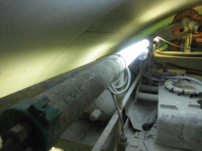 トンネル掘削シールドマシン用非常灯の製作事例